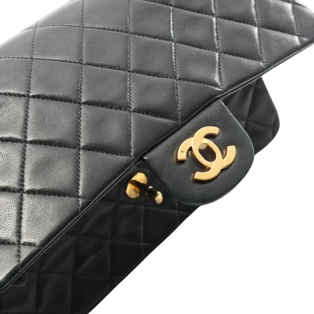 Chanel Classic Flap Bag Vintage Medium Lambskin Black