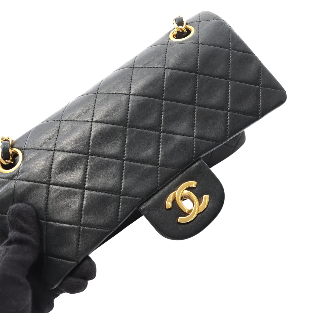 Chanel Classic Flap bag Medium Lambskin