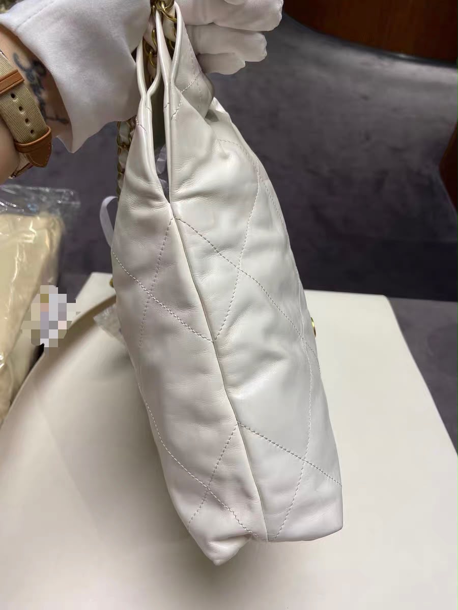 Chanel 22 bag small + touch up Pre Order