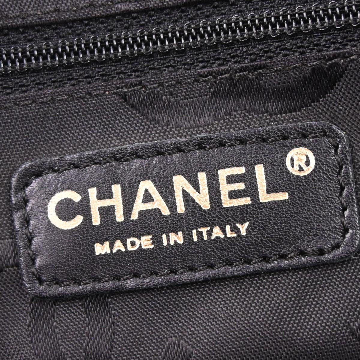 Chanel Surpique Tote Quilted Leather Vintage Bag Black Gold Hardware Medium